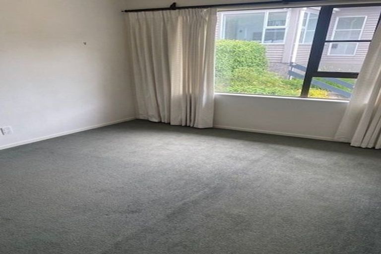 Photo of property in 32 Collins Avenue, Tawa, Wellington, 5028