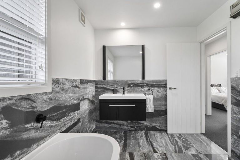 Photo of property in 172 Hendersons Line, Kelvin Grove, Palmerston North, 4470