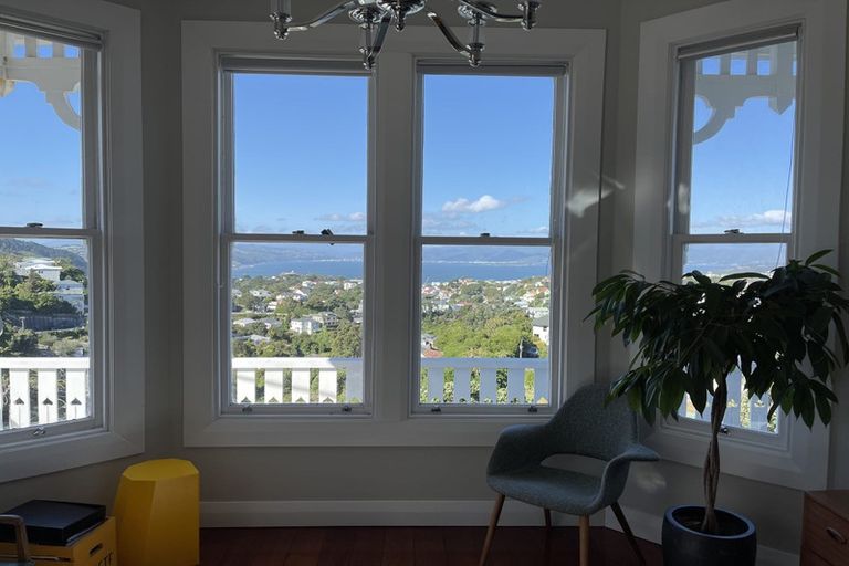 Photo of property in 82 Moana Road, Kelburn, Wellington, 6012