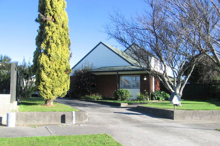 Photo of property in 8 Browning Place, Roslyn, Palmerston North, 4414