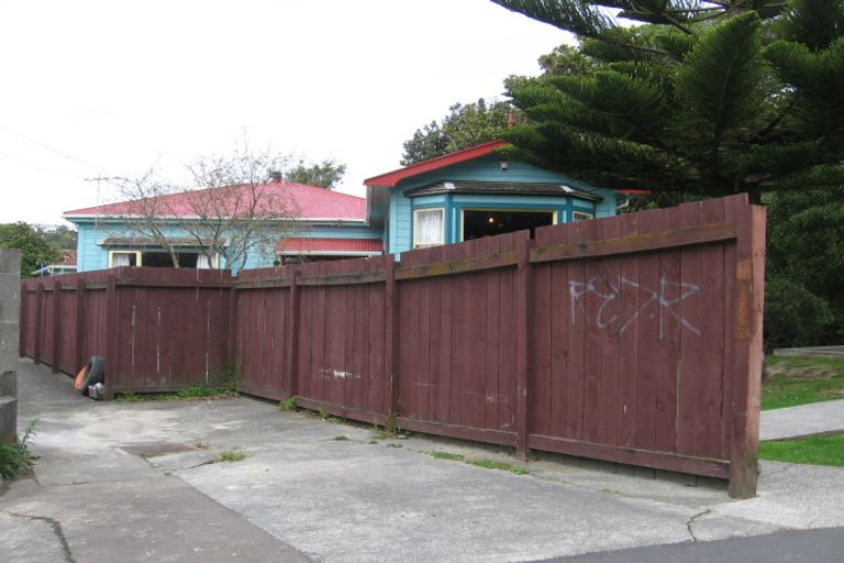 Photo of property in 28 Middleton Road, Johnsonville, Wellington, 6037