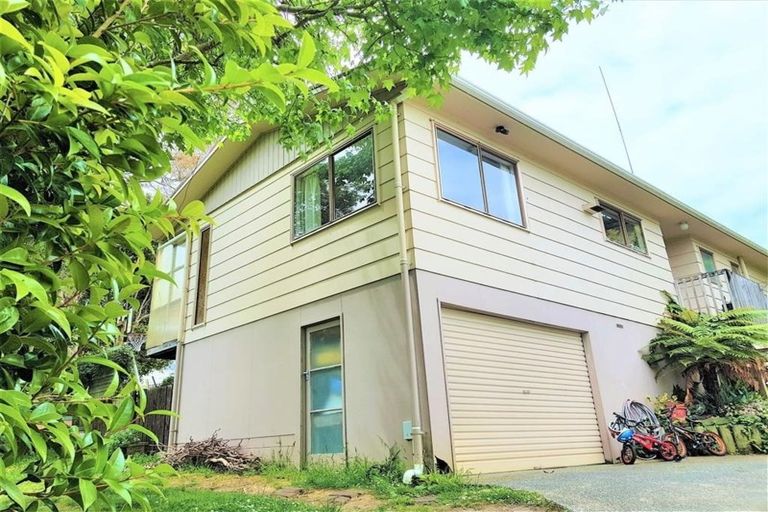 Photo of property in 8 Oldham Place, Browns Bay, Auckland, 0630