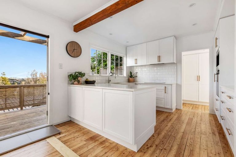 Photo of property in 121 Vipond Road, Stanmore Bay, Whangaparaoa, 0932