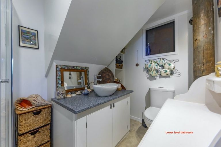 Photo of property in 125 Seaview Road, Piha, 0772