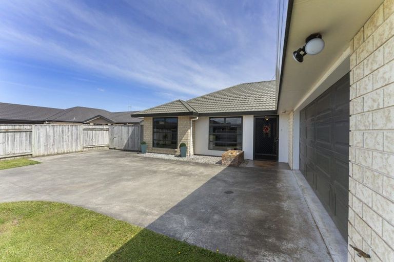 Photo of property in 25 Geneva Terrace, Kelvin Grove, Palmerston North, 4414