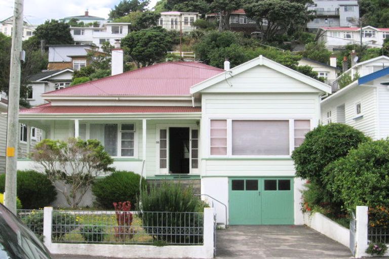 Photo of property in 33 Clyde Street, Island Bay, Wellington, 6023