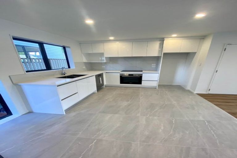 Photo of property in 3 Dundale Avenue, Blockhouse Bay, Auckland, 0600