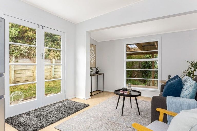 Photo of property in 12 Owhiti Street, Titahi Bay, Porirua, 5022