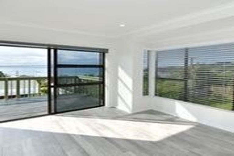 Photo of property in 1038 Whangaparaoa Road, Tindalls Beach, Whangaparaoa, 0930