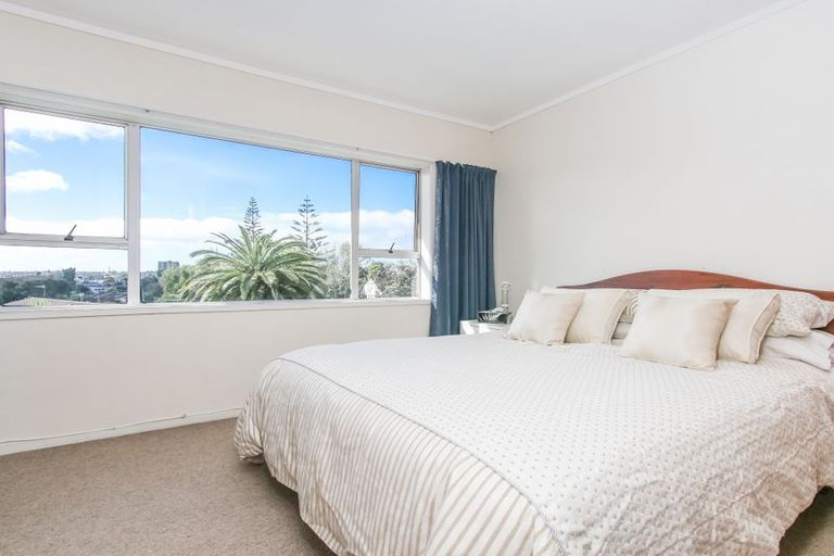 Photo of property in 4/16 Willerton Avenue, New Lynn, Auckland, 0600