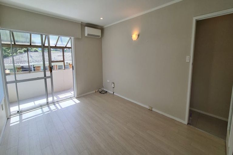 Photo of property in 2/52 Bentley Avenue, Glenfield, Auckland, 0629