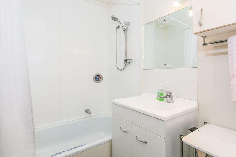 Photo of property in 4/16 Willerton Avenue, New Lynn, Auckland, 0600