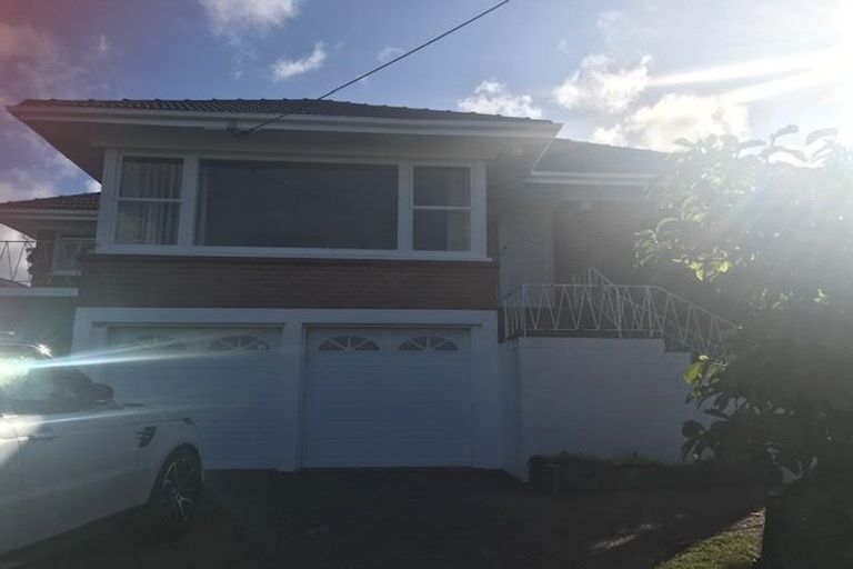 Photo of property in 314 East Coast Road, Forrest Hill, Auckland, 0620