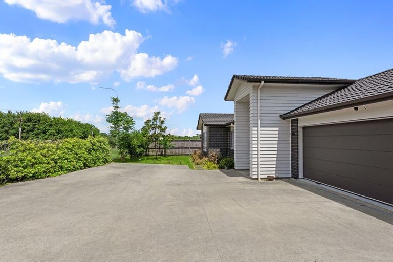 Photo of property in 587 Great South Road, Rosehill, Papakura, 2113