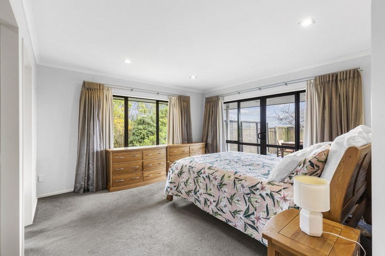 Photo of property in 29 Johnstone Drive, Fitzherbert, Palmerston North, 4410