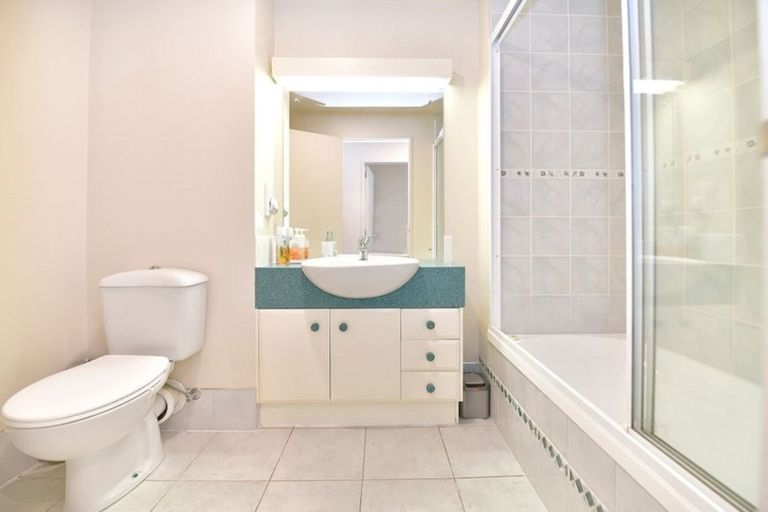 Photo of property in 14 Harbour Village Drive, Gulf Harbour, Whangaparaoa, 0930