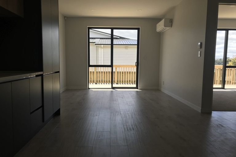 Photo of property in 27 Craigs Way, Hobsonville, Auckland, 0616