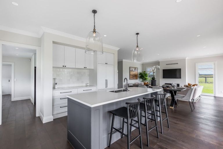 Photo of property in 4 Sunline Drive, Leamington, Cambridge, 3432