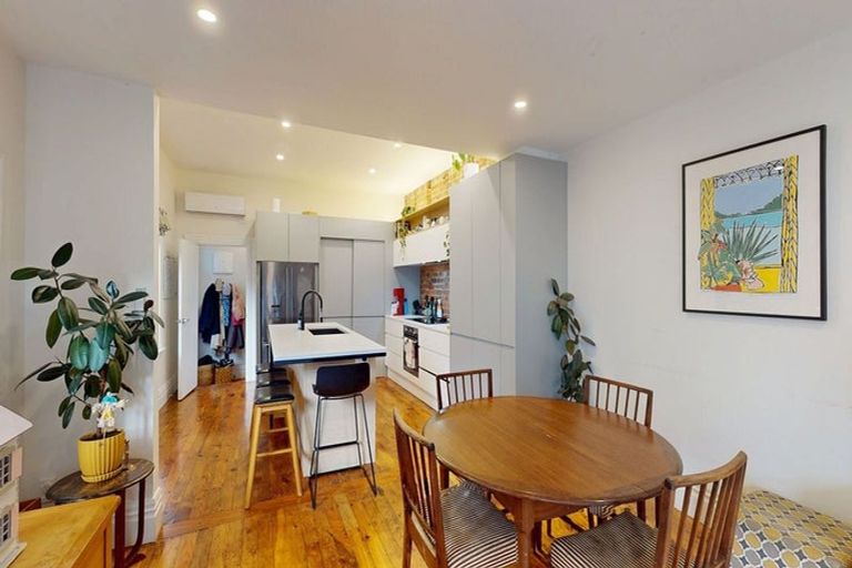 Photo of property in 188 The Parade, Island Bay, Wellington, 6023