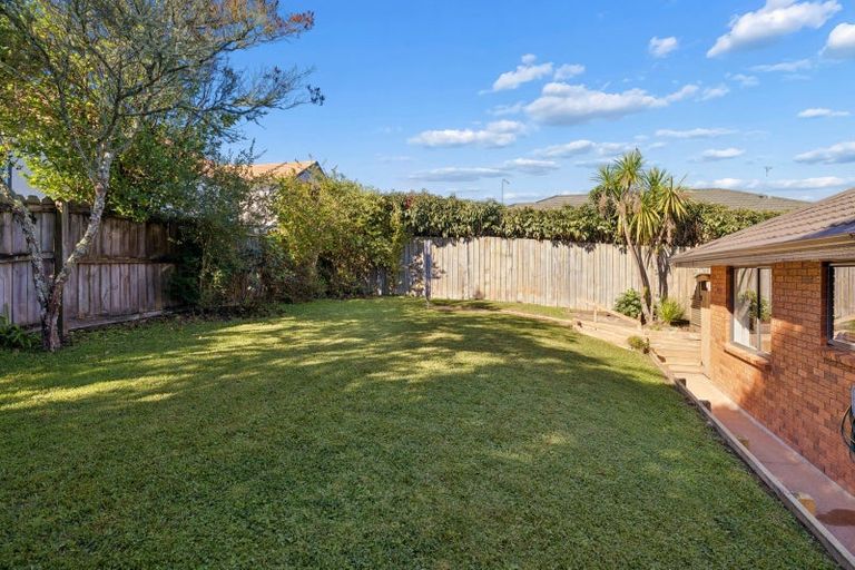 Photo of property in 9 Louvain Place, Greenhithe, Auckland, 0632