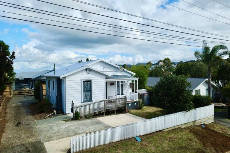 Photo of property in 39 Station Road, Te Kamo, 0112