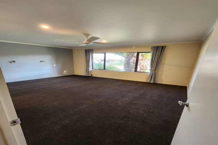 Photo of property in 2 Rawei Place, Harewood, Christchurch, 8051