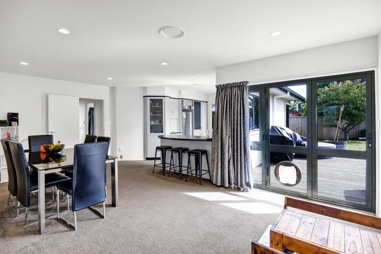 Photo of property in 3 Beech Place, Hawera, 4610