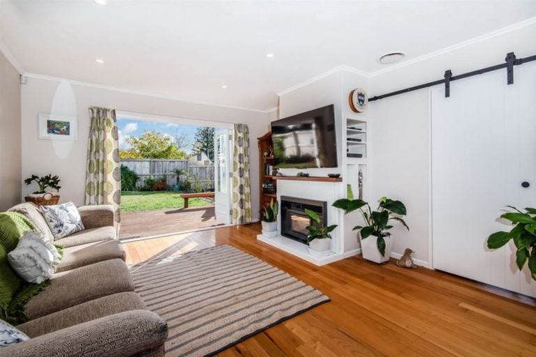 Photo of property in 81 Verbena Road, Birkdale, Auckland, 0626