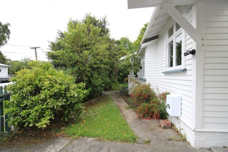 Photo of property in 34 Birdwood Road, Waterloo, Lower Hutt, 5011