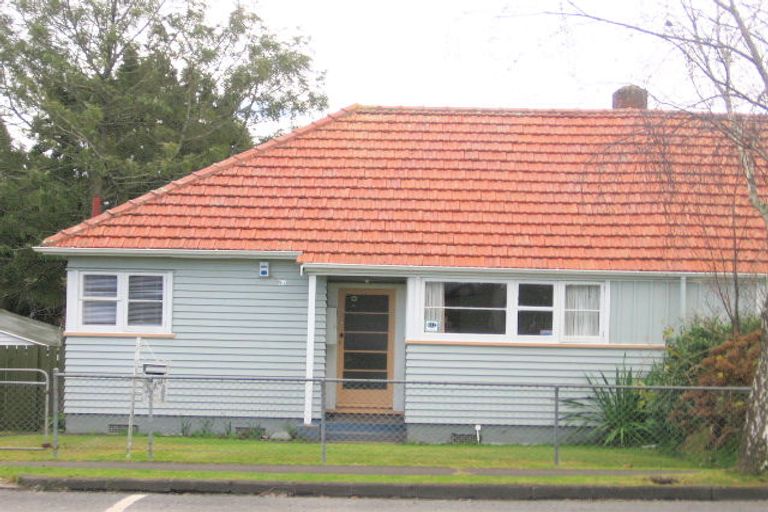 Photo of property in 5a Coles Crescent, Papakura, 2110