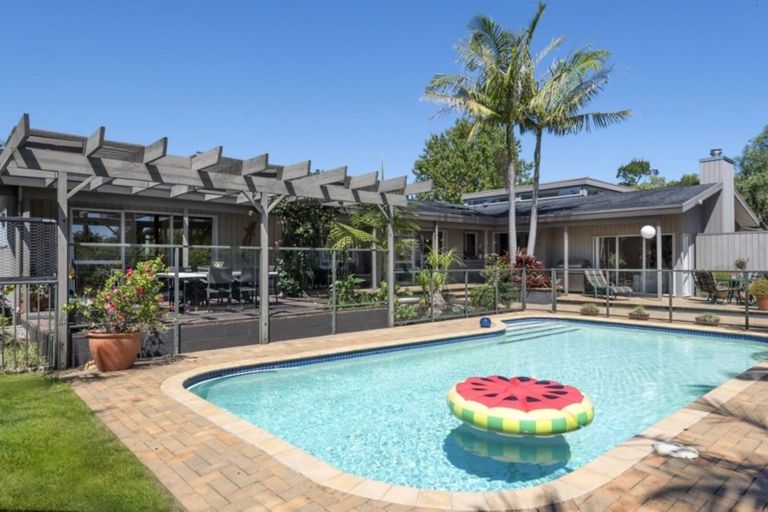 Photo of property in 5 Elimar Drive, Sunnyhills, Auckland, 2010