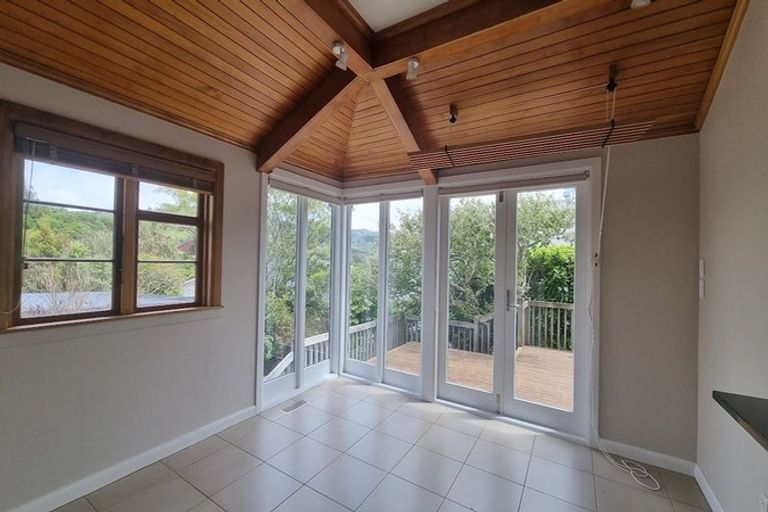 Photo of property in 41 Farm Road, Northland, Wellington, 6012