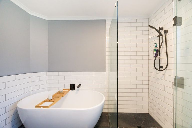 Photo of property in 15 Flemington Lane, Awapuni, Palmerston North, 4412