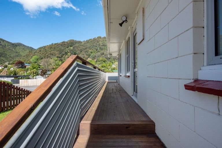 Photo of property in 51 Wairau Road, Picton, 7220