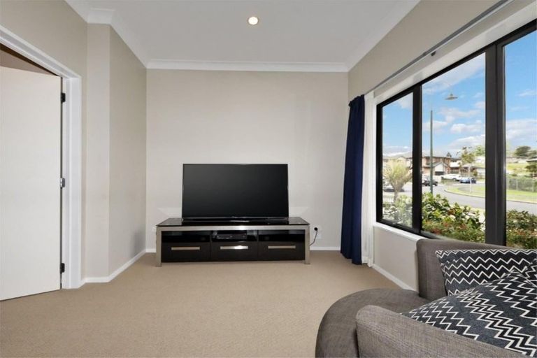 Photo of property in 29 Midhurst Avenue, Henderson, Auckland, 0612