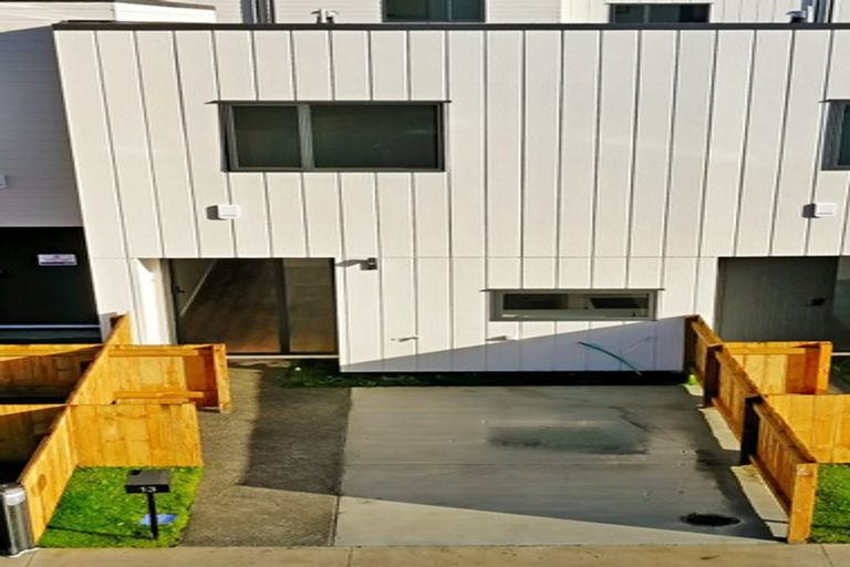 Photo of property in 13 Clay Works Lane, New Lynn, 0600