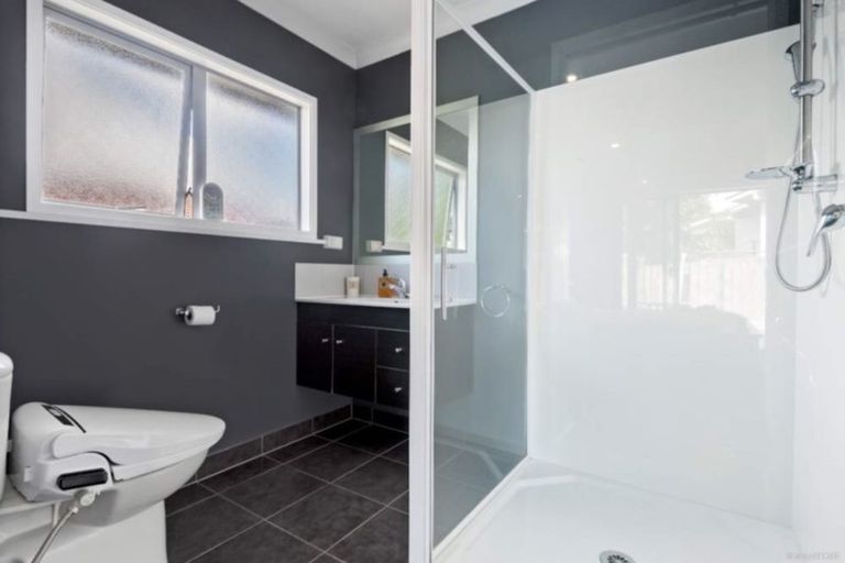 Photo of property in 7 Jomard Terrace, Northcross, Auckland, 0632