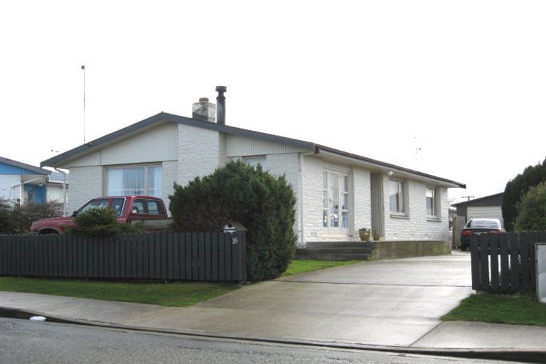 Photo of property in 16 Bruce Street, Waikiwi, Invercargill, 9810