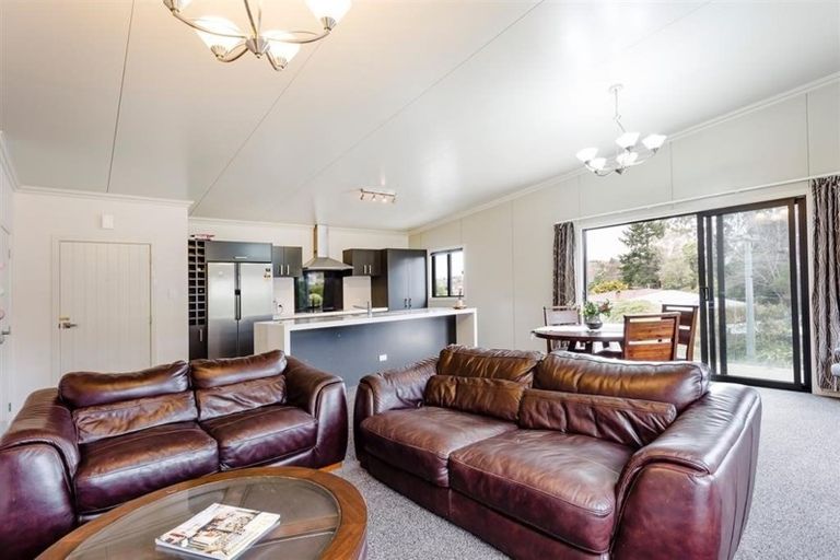 Photo of property in 24 Centennial Avenue, Helensburgh, Dunedin, 9010