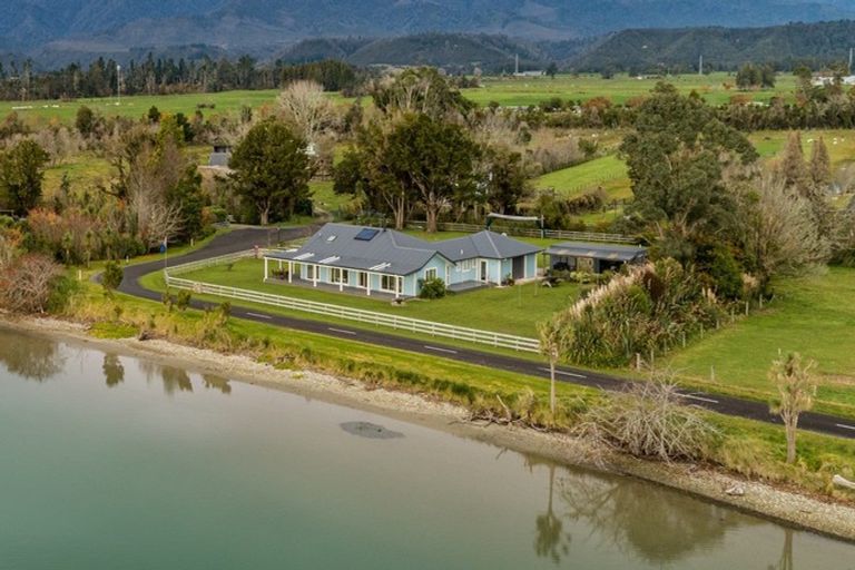 Photo of property in 134 Snodgrass Road, Westport, 7892