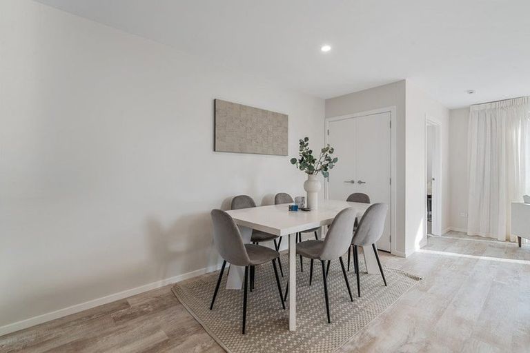 Photo of property in 36 Metoriti Crescent, Karaka, 2124