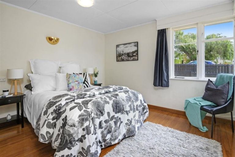 Photo of property in 1/23 Woodward Avenue, Mangere Bridge, Auckland, 2022
