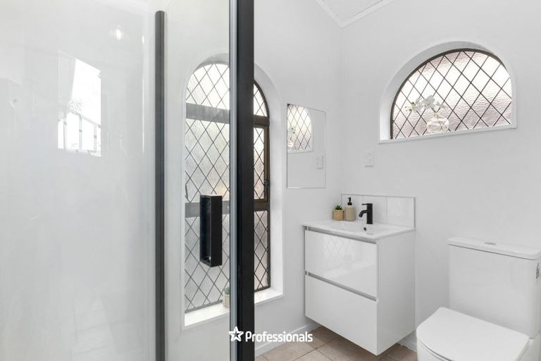 Photo of property in 14 Matuhi Street, Tirohanga, Lower Hutt, 5010