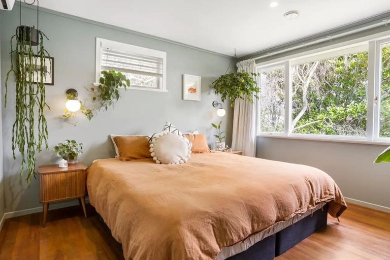 Photo of property in 25 Trojan Crescent, New Lynn, Auckland, 0600