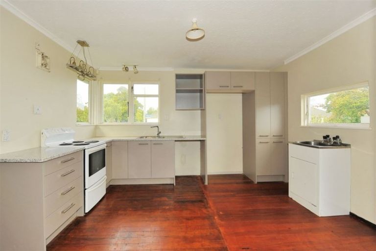 Photo of property in 27 Hooker Avenue, Bryndwr, Christchurch, 8053