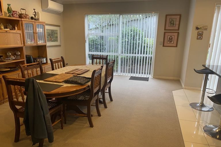 Photo of property in 8 Kouras Place, Flat Bush, Auckland, 2016