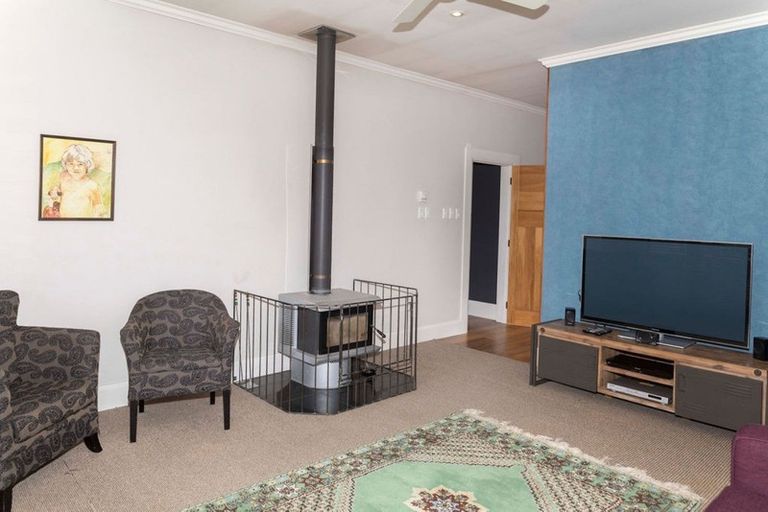 Photo of property in 46 Swinburn Street, Dannevirke, 4930