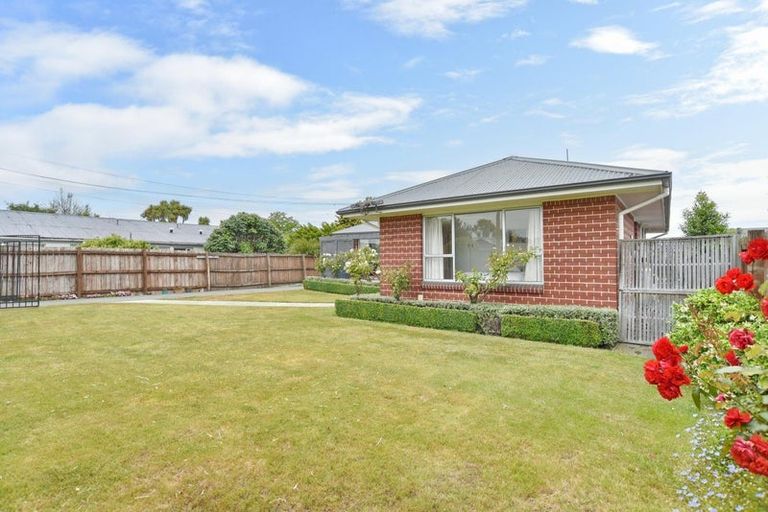 Photo of property in 4 Mcfaddens Road, St Albans, Christchurch, 8052