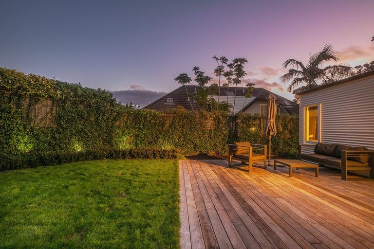 Photo of property in 22 Wright Road, Point Chevalier, Auckland, 1022