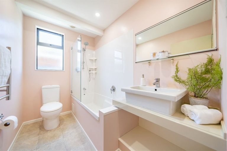 Photo of property in 6 Seattle Grove, Totara Park, Upper Hutt, 5018